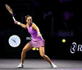 足彩分析-强势晋级总决赛争冠战 郑钦文突破ING